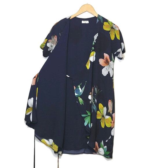 Aritzia Babaton Wallace Floral V Neck Short Sleeve Tie Waist Wrap Dress Size XS - Picture 7 of 16